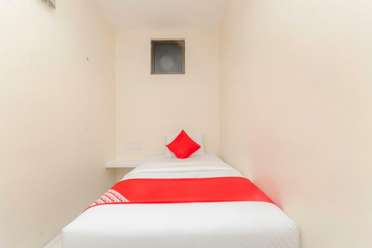 Oyo 1010 Skudai Hotel Eksteriør bilde