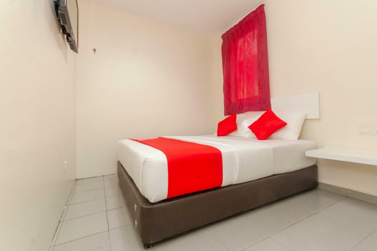 Oyo 1010 Skudai Hotel Eksteriør bilde