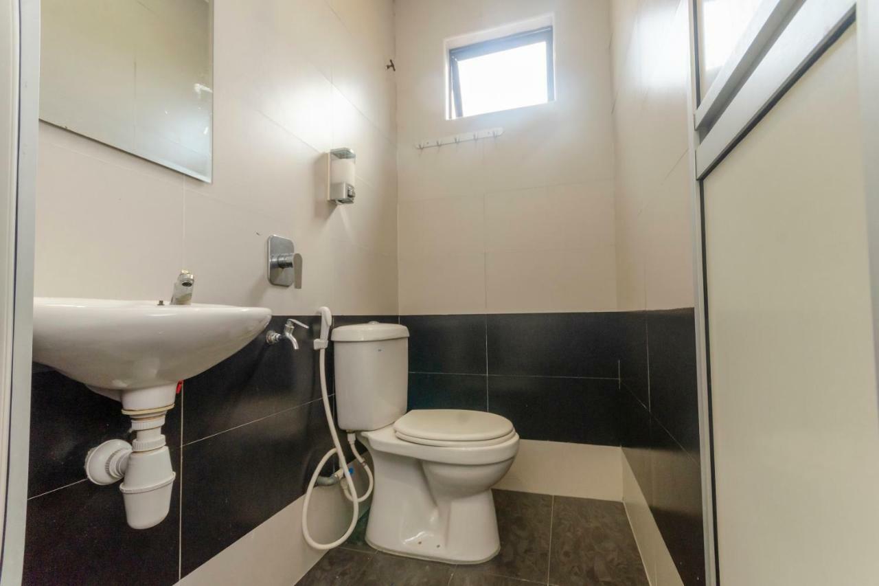 Oyo 1010 Skudai Hotel Eksteriør bilde
