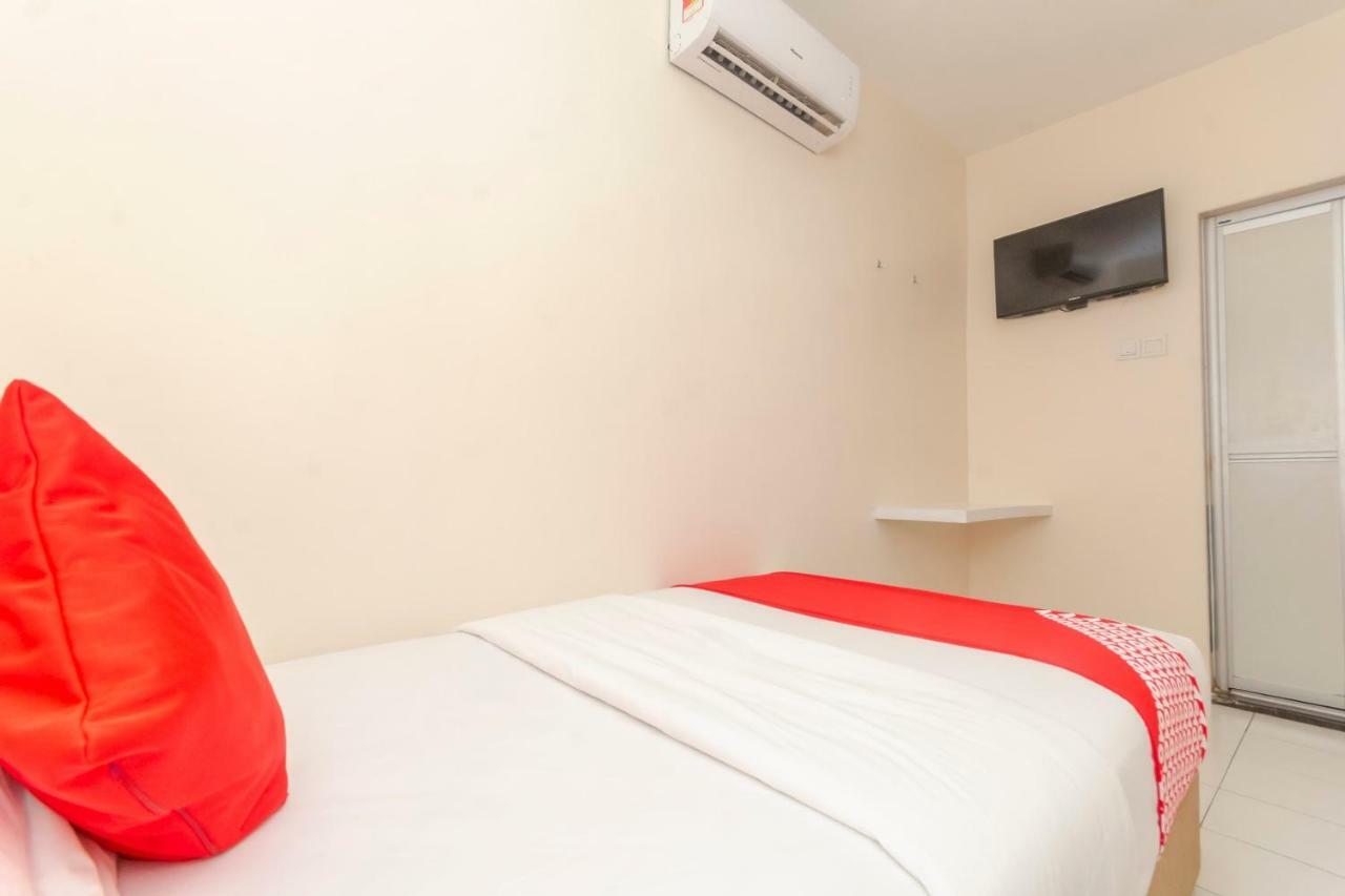 Oyo 1010 Skudai Hotel Eksteriør bilde