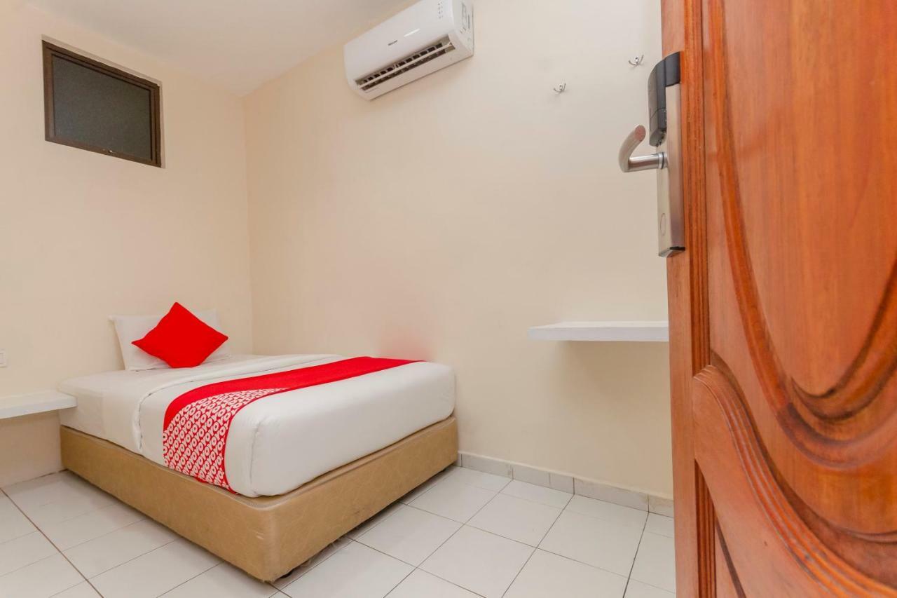 Oyo 1010 Skudai Hotel Eksteriør bilde