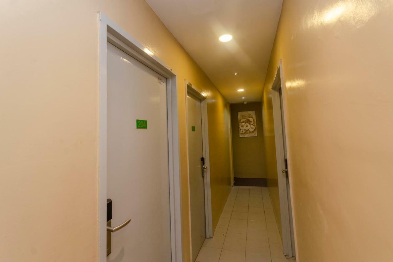 Oyo 1010 Skudai Hotel Eksteriør bilde